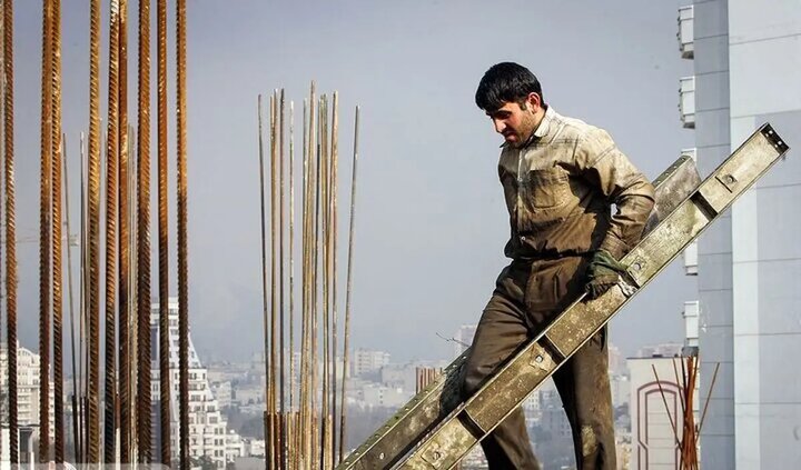 حل مشکل بیمه کارگران ساختمانی نیاز به اصلاح ساختار کارگری دارد