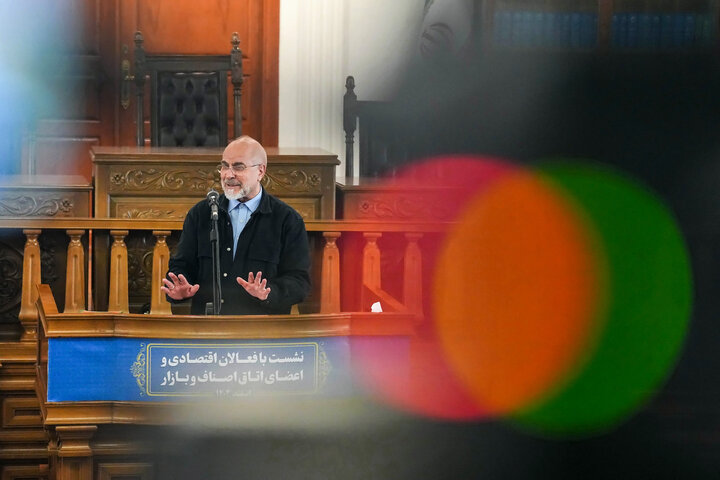 نشست فعالان اقتصادی و اعضای اتاق اصناف و بازار با دکتر قالیباف