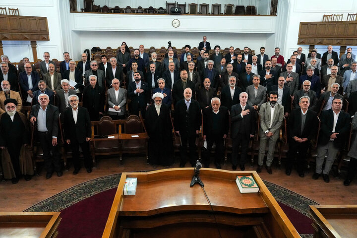 نشست فعالان اقتصادی و اعضای اتاق اصناف و بازار با دکتر قالیباف