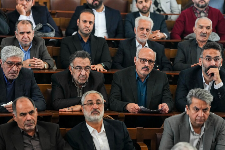 نشست فعالان اقتصادی و اعضای اتاق اصناف و بازار با دکتر قالیباف