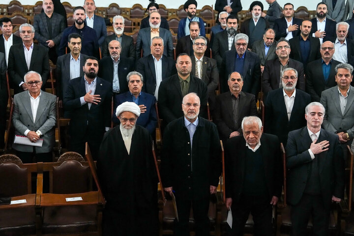 نشست فعالان اقتصادی و اعضای اتاق اصناف و بازار با دکتر قالیباف