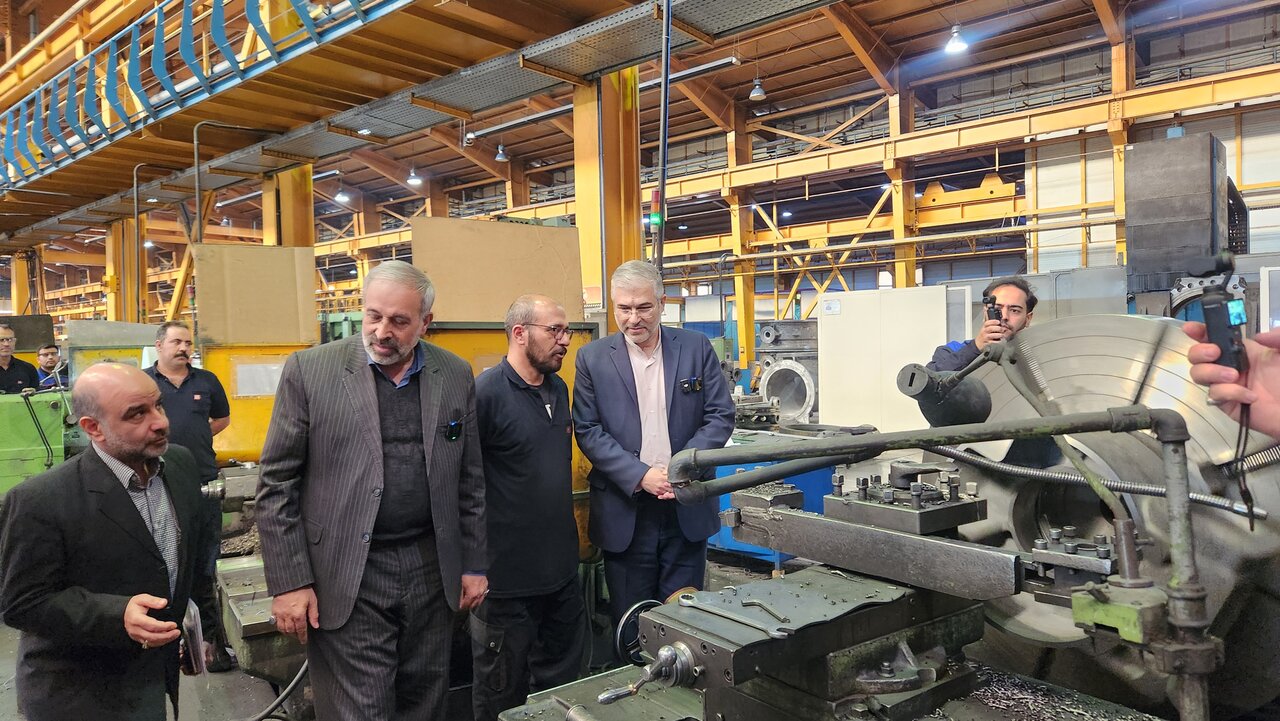 بازدید میدانی اعضای مجمع نمایندگان استان تهران از شهرک صنعتی شمس‌آباد