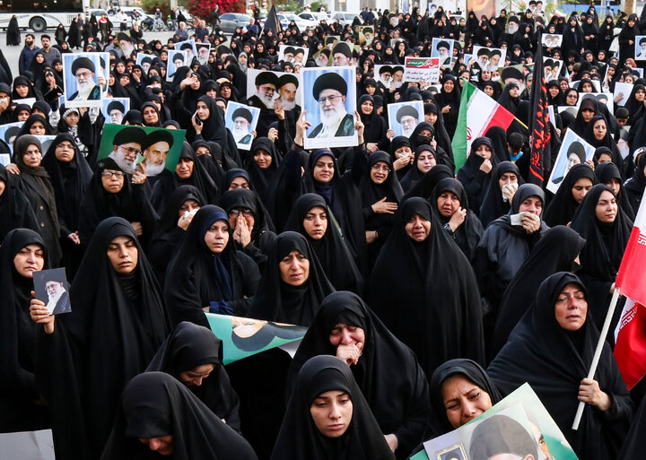 حضور مردم داغدار ایران در خیابان‌های سراسر کشور پس از اعلام خبر شهادت امام خامنه‌ای