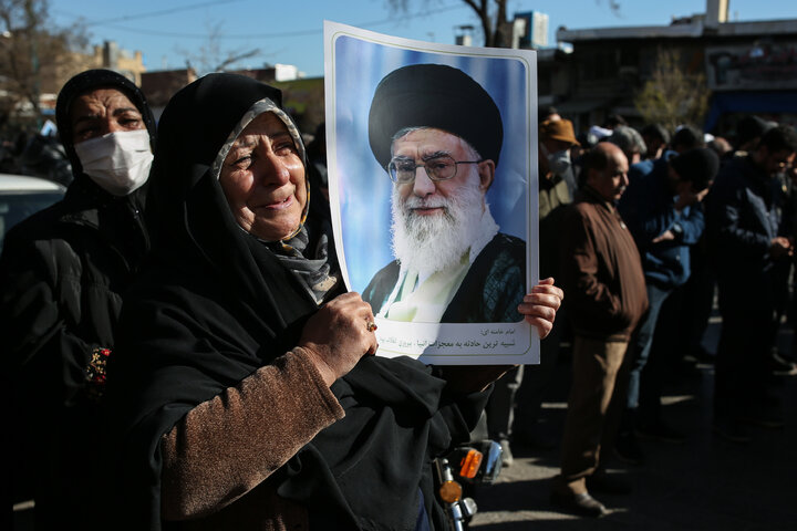 حضور مردم داغدار ایران در خیابان‌های سراسر کشور پس از اعلام خبر شهادت امام خامنه‌ای