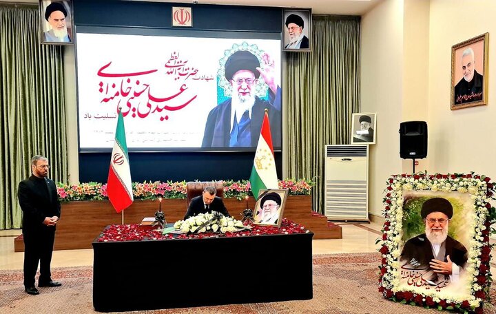 نخست وزیر تاجیکستان دفتر یادبود شهادت رهبر شهید انقلاب را امضا کرد
