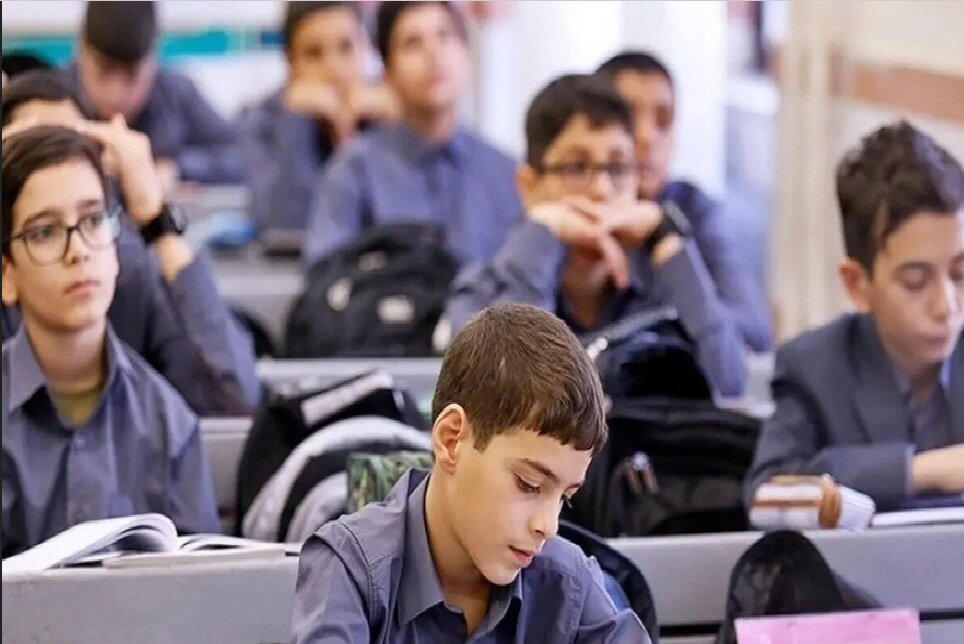 حفظ جریان آموزش و تحصیل دانش‌آموزان در شرایط جنگی خط قرمز مجلس است