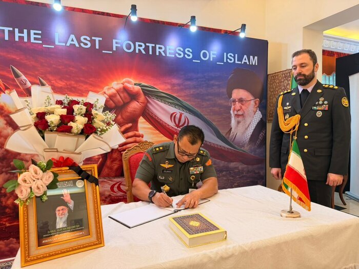 دیپلمات‌ها و مقامات اندونزی یاد رهبر شهید انقلاب را گرامی داشتند