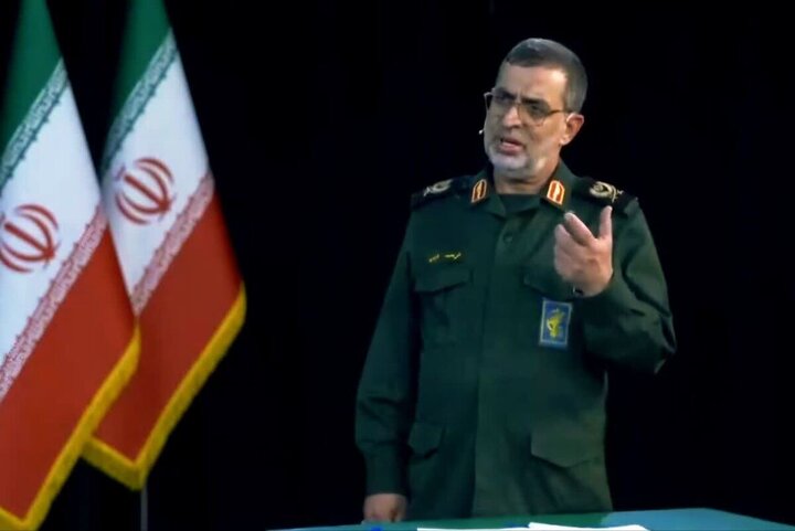 دشمن درصدد خاموش کردن صدایِ پیروز میدان است