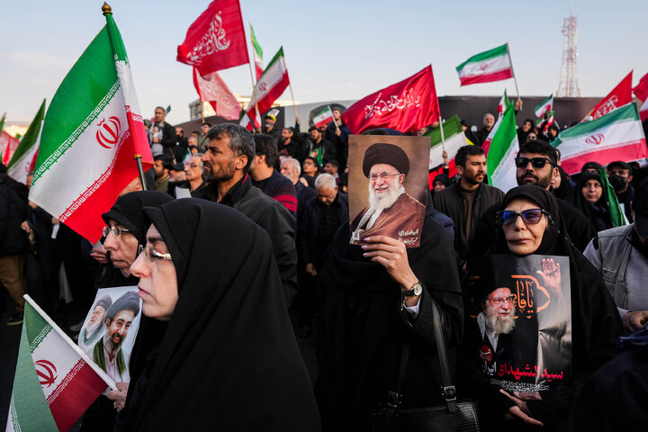 اجتماع مردمی بیعت با آیت‌الله سید مجتبی خامنه‌ای سومین رهبر معظم انقلاب اسلامی - تهران