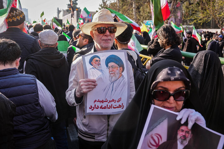 اجتماع مردمی بیعت با آیت‌الله سید مجتبی خامنه‌ای سومین رهبر معظم انقلاب اسلامی - تهران