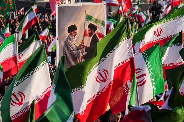 اجتماع مردمی بیعت با آیت‌الله سید مجتبی خامنه‌ای سومین رهبر معظم انقلاب اسلامی - تهران