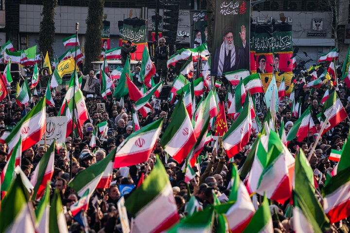اجتماع مردمی بیعت با آیت‌الله سید مجتبی خامنه‌ای سومین رهبر معظم انقلاب اسلامی - تهران