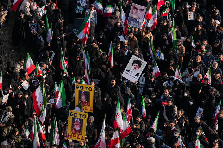اجتماع مردمی بیعت با آیت‌الله سید مجتبی خامنه‌ای سومین رهبر معظم انقلاب اسلامی - تهران