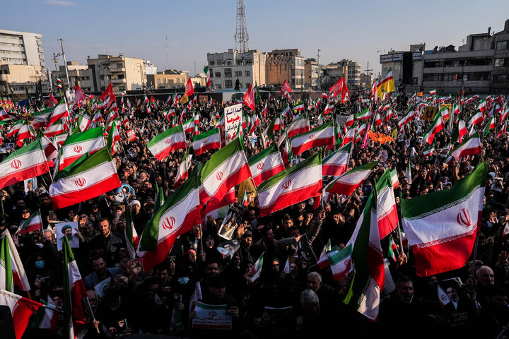 اجتماع مردمی بیعت با آیت‌الله سید مجتبی خامنه‌ای سومین رهبر معظم انقلاب اسلامی - تهران
