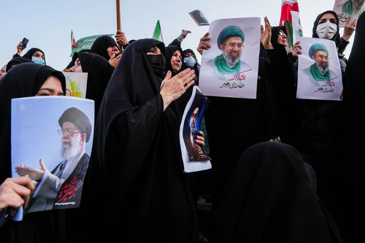 اجتماع مردمی بیعت با آیت‌الله سید مجتبی خامنه‌ای سومین رهبر معظم انقلاب اسلامی - تهران