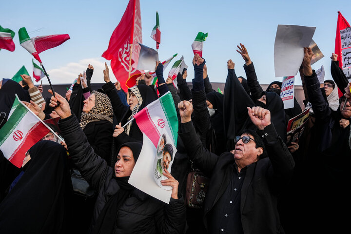 اجتماع مردمی بیعت با آیت‌الله سید مجتبی خامنه‌ای سومین رهبر معظم انقلاب اسلامی - تهران