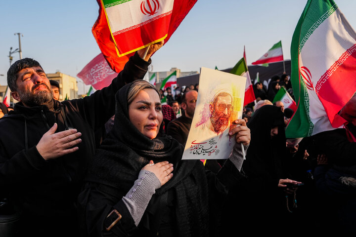 اجتماع مردمی بیعت با آیت‌الله سید مجتبی خامنه‌ای سومین رهبر معظم انقلاب اسلامی - تهران