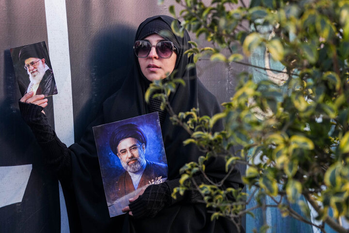 اجتماع مردمی بیعت با آیت‌الله سید مجتبی خامنه‌ای سومین رهبر معظم انقلاب اسلامی - تهران