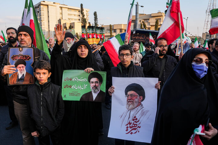 اجتماع مردمی بیعت با آیت‌الله سید مجتبی خامنه‌ای سومین رهبر معظم انقلاب اسلامی - تهران
