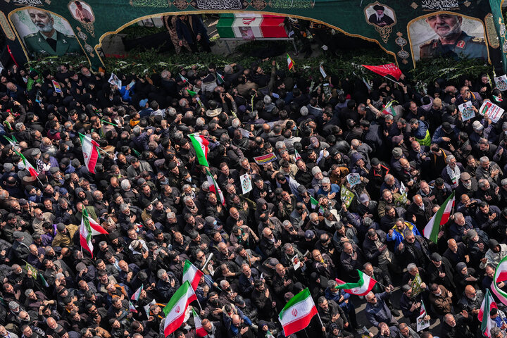 مراسم تشییع پیکر ۳۵ شهید جنگ رمضان در تهران