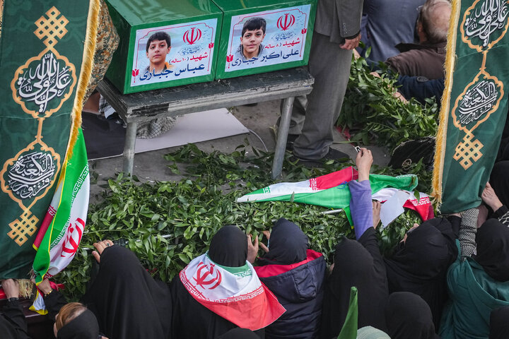 مراسم تشییع پیکر ۳۵ شهید جنگ رمضان در تهران