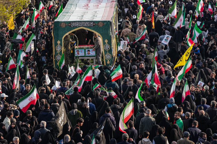مراسم تشییع پیکر ۳۵ شهید جنگ رمضان در تهران