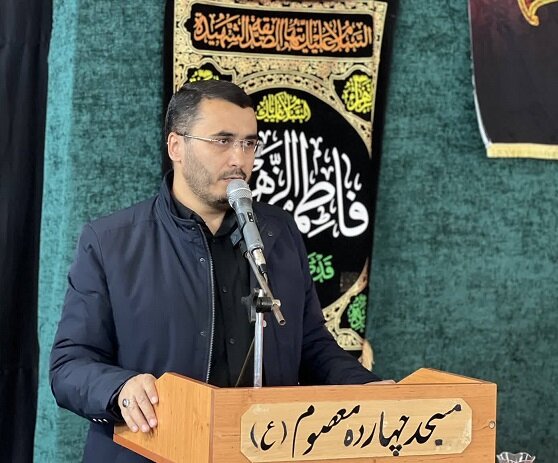 بازدید میدانی متفکرآزاد از وضعیت تأمین سوخت استان/سخنرانی در مسجد چهارده معصوم شهرک پرواز
