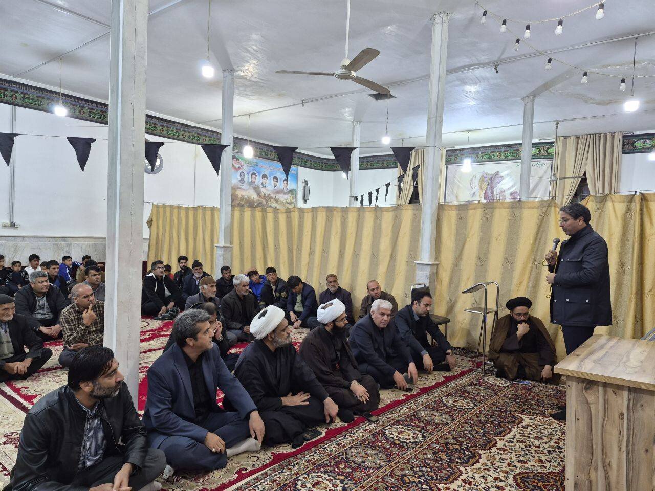 حضور نماینده نیشابور بزرگ در مراسم عزاداری روستاهای فیروزه و دیدار با مردم