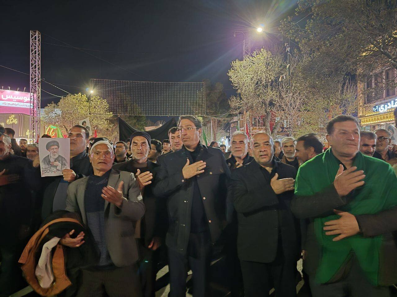 حضور نماینده نیشابور بزرگ در مراسم عزاداری روستاهای فیروزه و دیدار با مردم