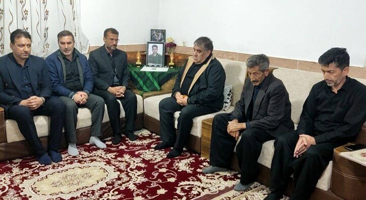 دیدار رئیس فراکسیون شاهد مجلس با خانواده شهدای شاخص‌ جنگ رمضان در کرمانشاه