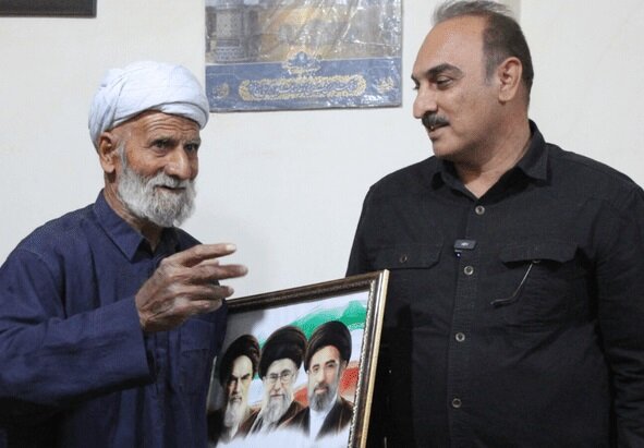 دیدار نماینده سیستان با خانواده شهید مصطفی قادری مجد
