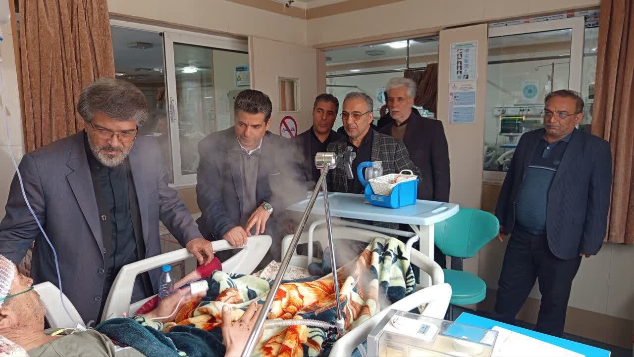 عیادت علی احمدی از مجروحان حادثه دیده در میاندوآب