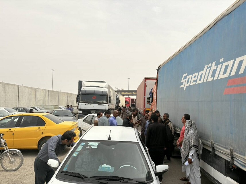 بازدید نماینده سیستان از پایانه مرزی میلک و بررسی روند ترانزیت کالا