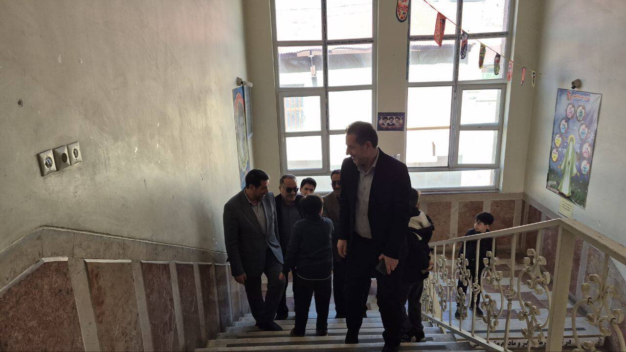 بازدید شهسواری از مدرسه شاهد شهید محمد حسینی در هشترود