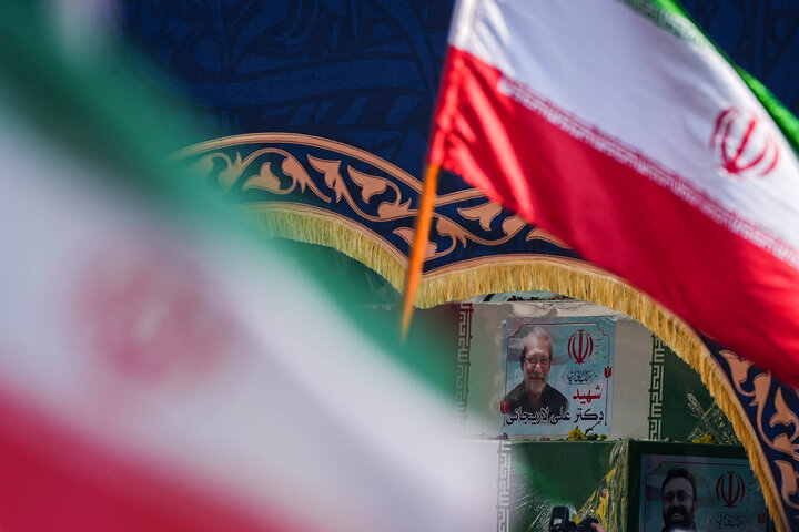 تشییع شهیدان لاریجانی، سلیمانی و شهدای ناو دنا در تهران