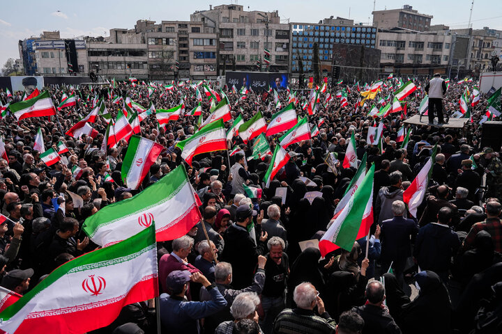 تشییع شهیدان لاریجانی، سلیمانی و شهدای ناو دنا در تهران