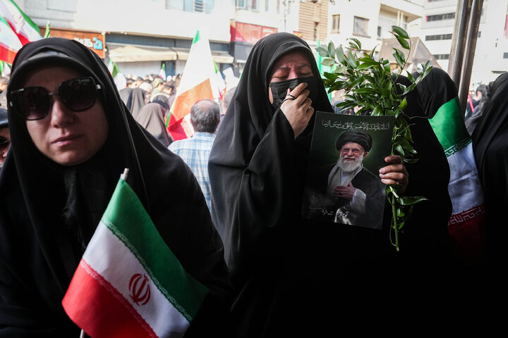 تشییع شهیدان لاریجانی، سلیمانی و شهدای ناو دنا در تهران