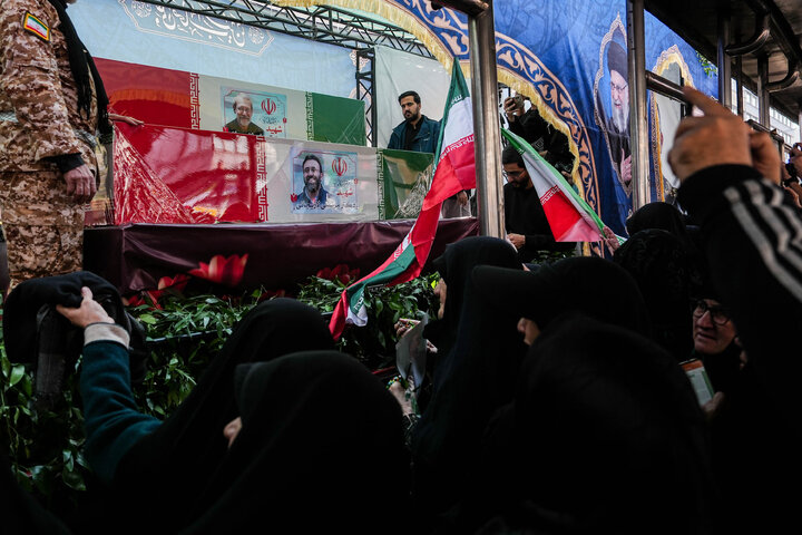 تشییع شهیدان لاریجانی، سلیمانی و شهدای ناو دنا در تهران