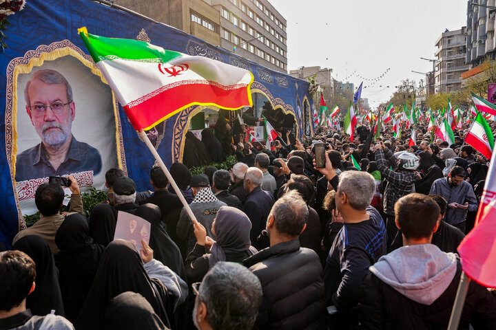 تشییع شهیدان لاریجانی، سلیمانی و شهدای ناو دنا در تهران