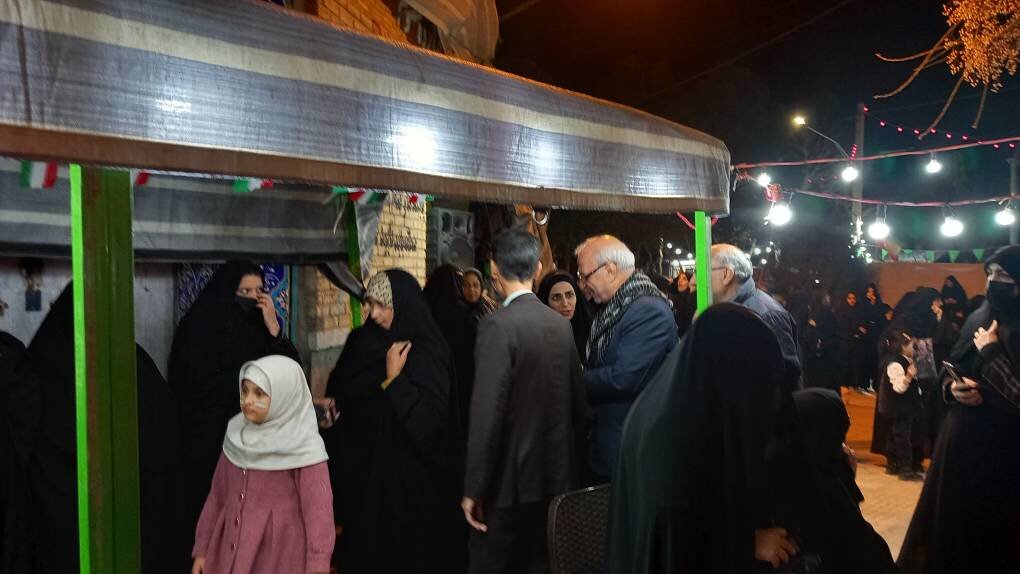 حضور حاجی دلیگانی در جمع خادمان اهل بیت و نیروهای انتظامی شهر دستگرد