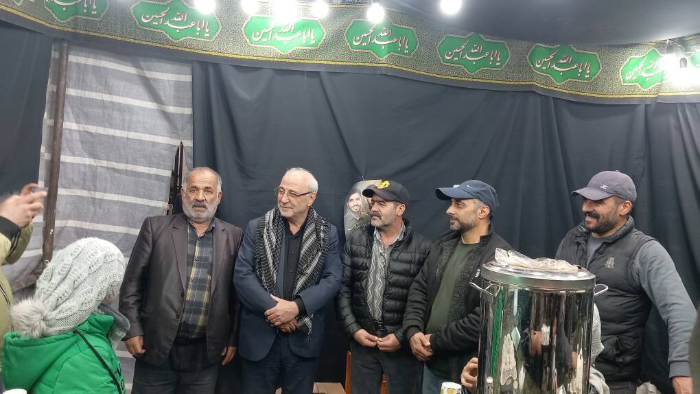 حضور حاجی دلیگانی در جمع خادمان اهل بیت و نیروهای انتظامی شهر دستگرد