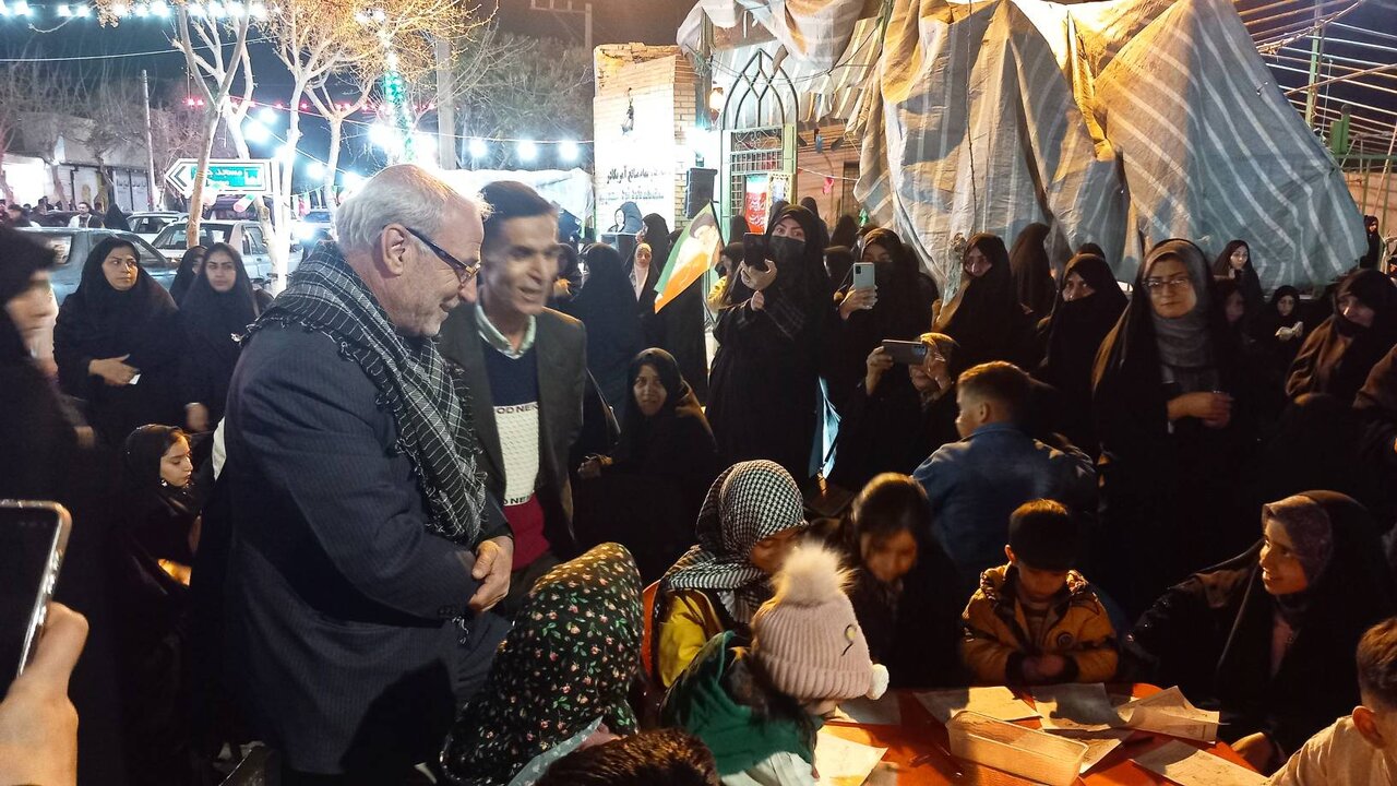 حضور حاجی دلیگانی در جمع خادمان اهل بیت و نیروهای انتظامی شهر دستگرد