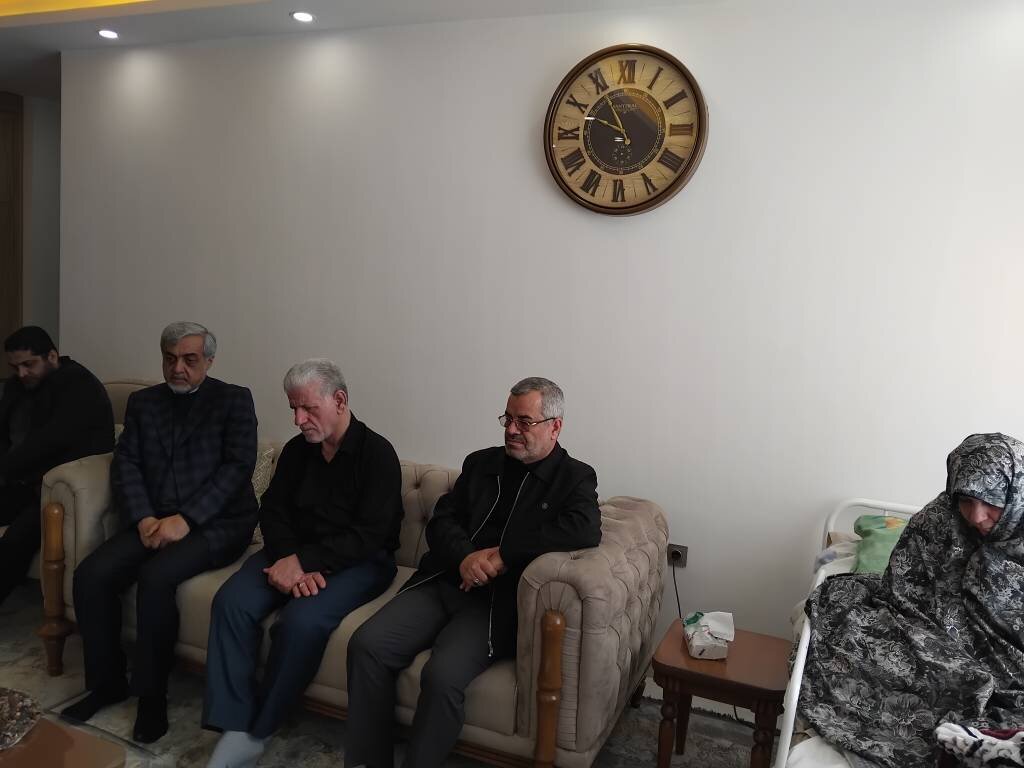 دیدار نماینده رشت با خانواده شهدای «جنگ رمضان» در نخستین روز سال ۱۴۰۵