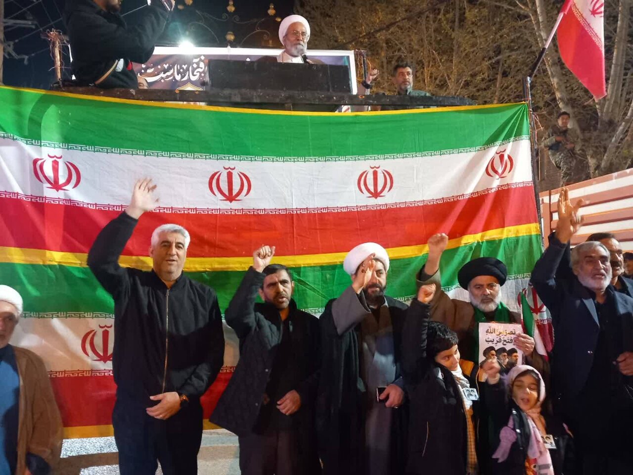 حضور نماینده شرق گلستان در اجتماع مردمی بیعت با رهبر انقلاب