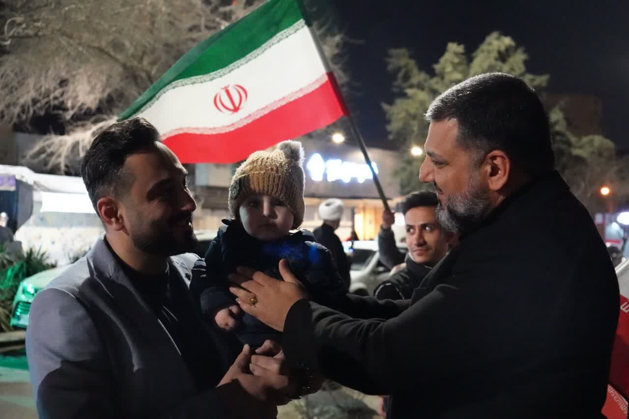 تداوم ارتباط با شهروندان، وظیفه مهم نمایندگان در خدمت به مردم است/ فعالیت میدانی و حضور در محلات، پایه برنامهریزی و تصمیمگیری درست است