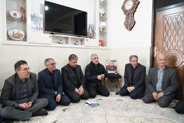 دیدار نوروزی علی نیکزاد، نمایندگان مردم و جمعی از مسئولان استانی با خانواده معظم شهدای جنگ رمضان