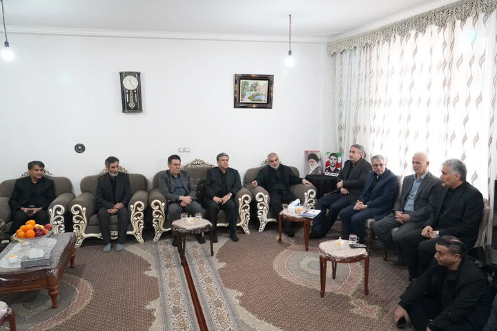 دیدار نوروزی علی نیکزاد، نمایندگان مردم و جمعی از مسئولان استانی با خانواده معظم شهدای جنگ رمضان
