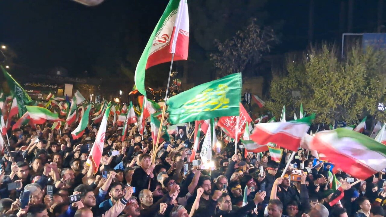 اجتماع باشکوه مردم نیشابور با حضور سید یحیی سلیمانی در خیابان امام خمینی