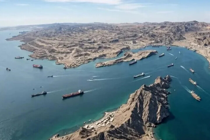 جامعه جهانی حق اعتراض نسبت به محدودیت تنگه هرمز ندارد
