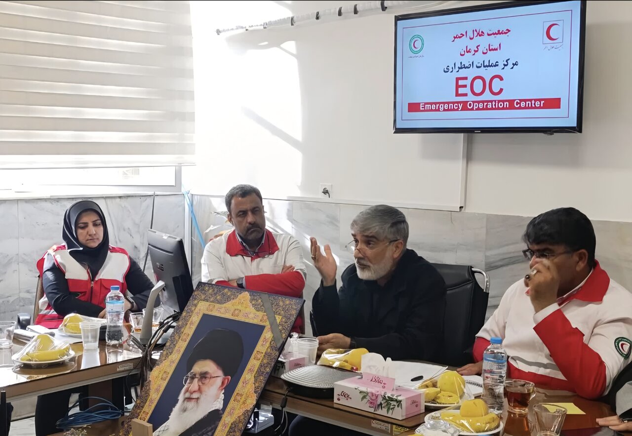 حضور دوستعلی در جمع نیروهای هلال احمر استان کرمان